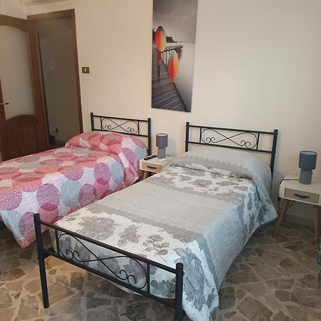 New Dawn Apartment, Appartamento Turistico, Casa Per Vacanza, Tre Camere Indipendenti Catânia Exterior foto